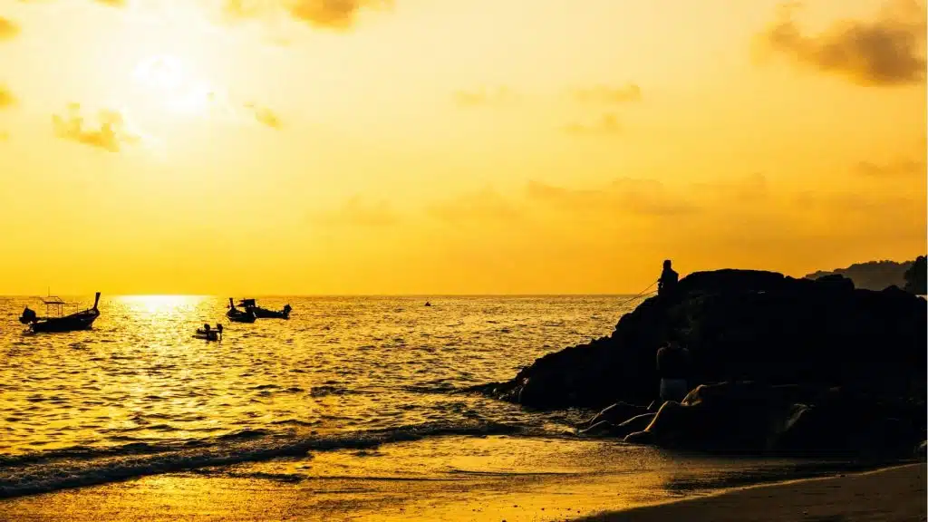 หาดกะหลิม จังหวัดภูเก็ต