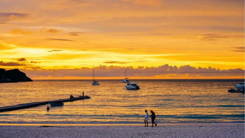 หาดราไวย์ จังหวัดภูเก็ต